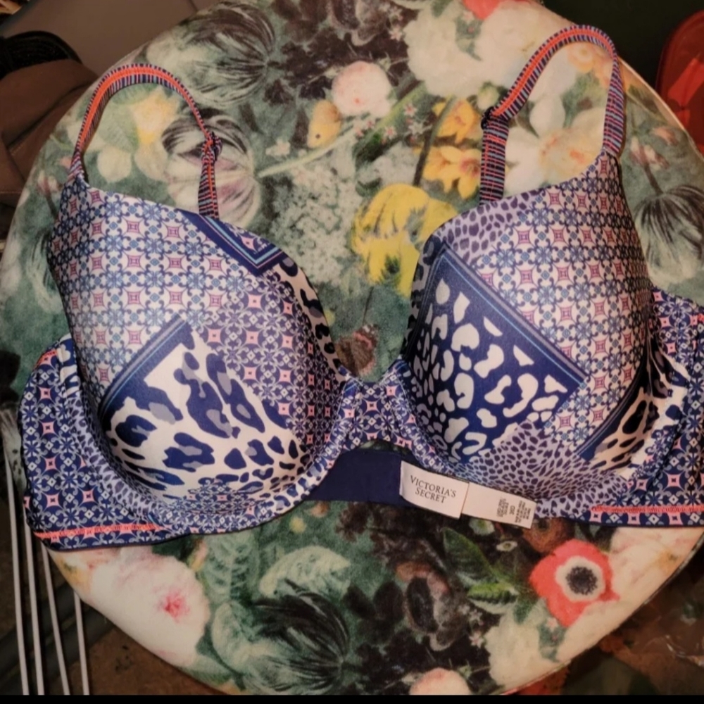 Victoria's secret bra